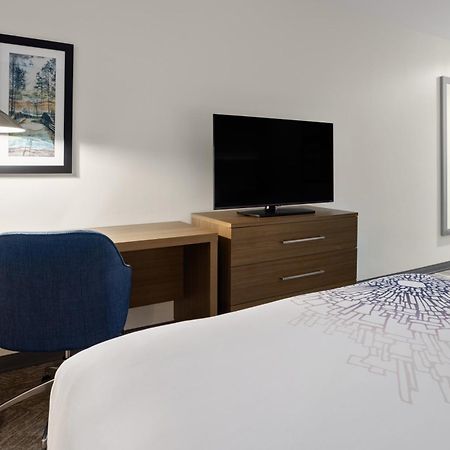 La Quinta Inn & Suites By Wyndham لوكوست غروف المظهر الخارجي الصورة