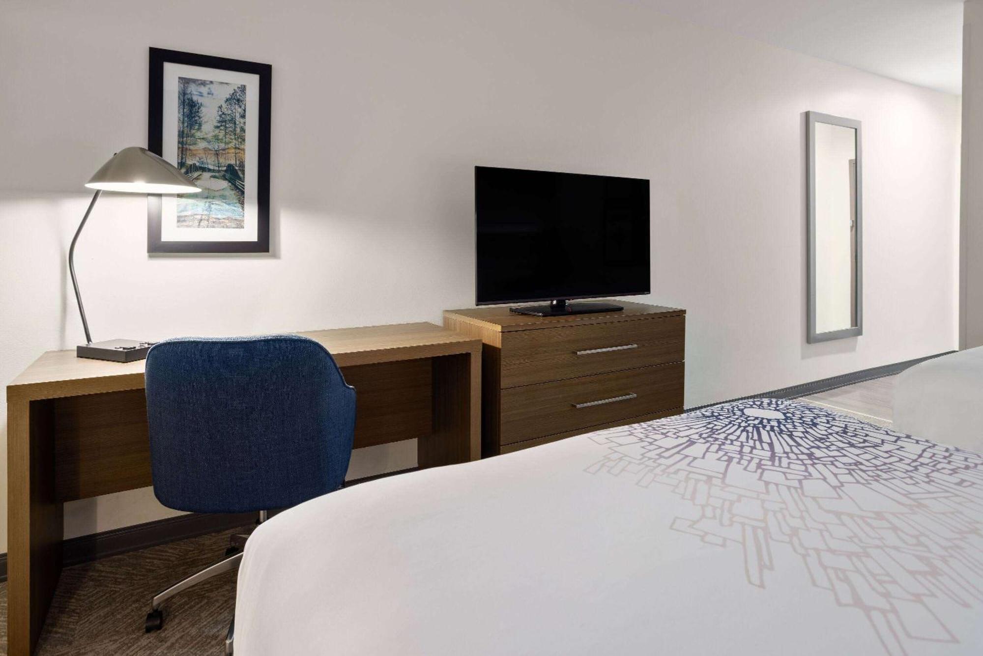 La Quinta Inn & Suites By Wyndham لوكوست غروف المظهر الخارجي الصورة