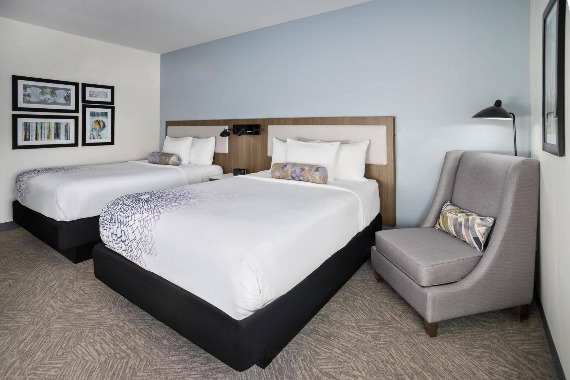 La Quinta Inn & Suites By Wyndham لوكوست غروف المظهر الخارجي الصورة